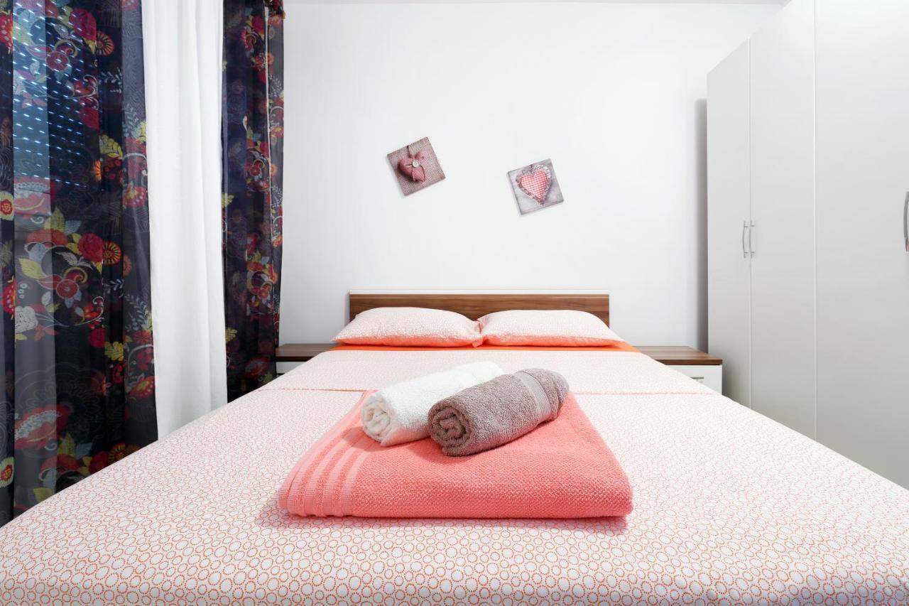 Apartman Don Pag Town Esterno foto