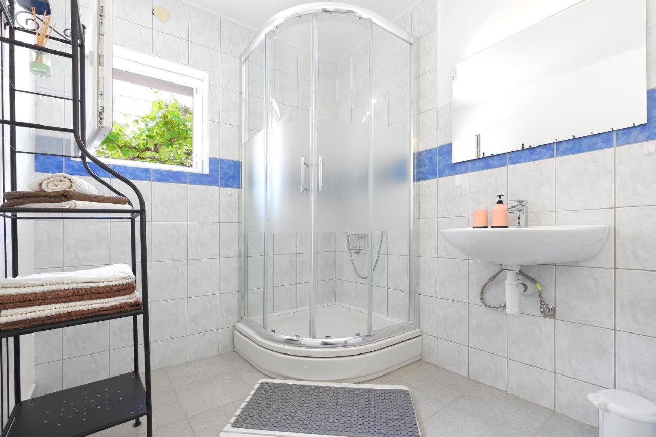 Apartman Don Pag Town Esterno foto